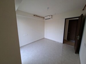 Room in 2 BHK Apartment at Indiabulls One Indiabulls, Pokhran Road No Two – for Rent