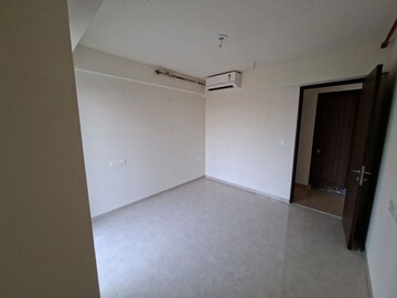 Room in 2 BHK Apartment at Indiabulls One Indiabulls, Pokhran Road No Two – for Rent