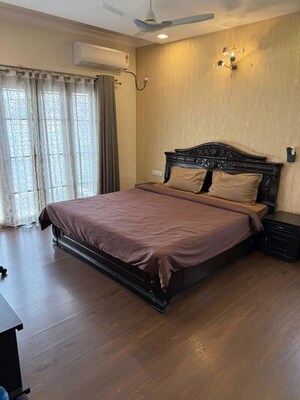 Bedroom in 3 BHK Apartment at Sindhi Colony – for Rent