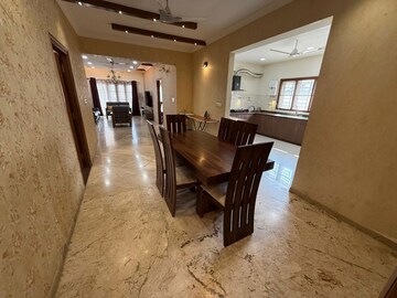 Parking in 3 BHK Apartment at Sindhi Colony – for Rent