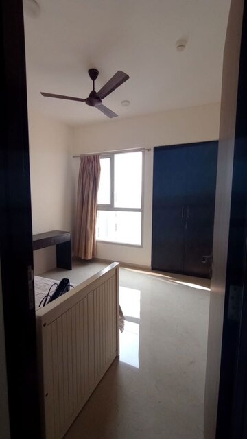 Room in 2 BHK Apartment at Piramal Vaikunth, Balkum Pada – for Sale