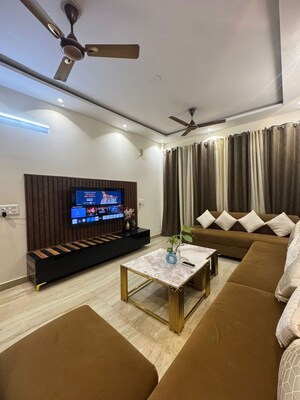 Bedroom in 3 BHK Builder Floor at Pitampura – for Sale