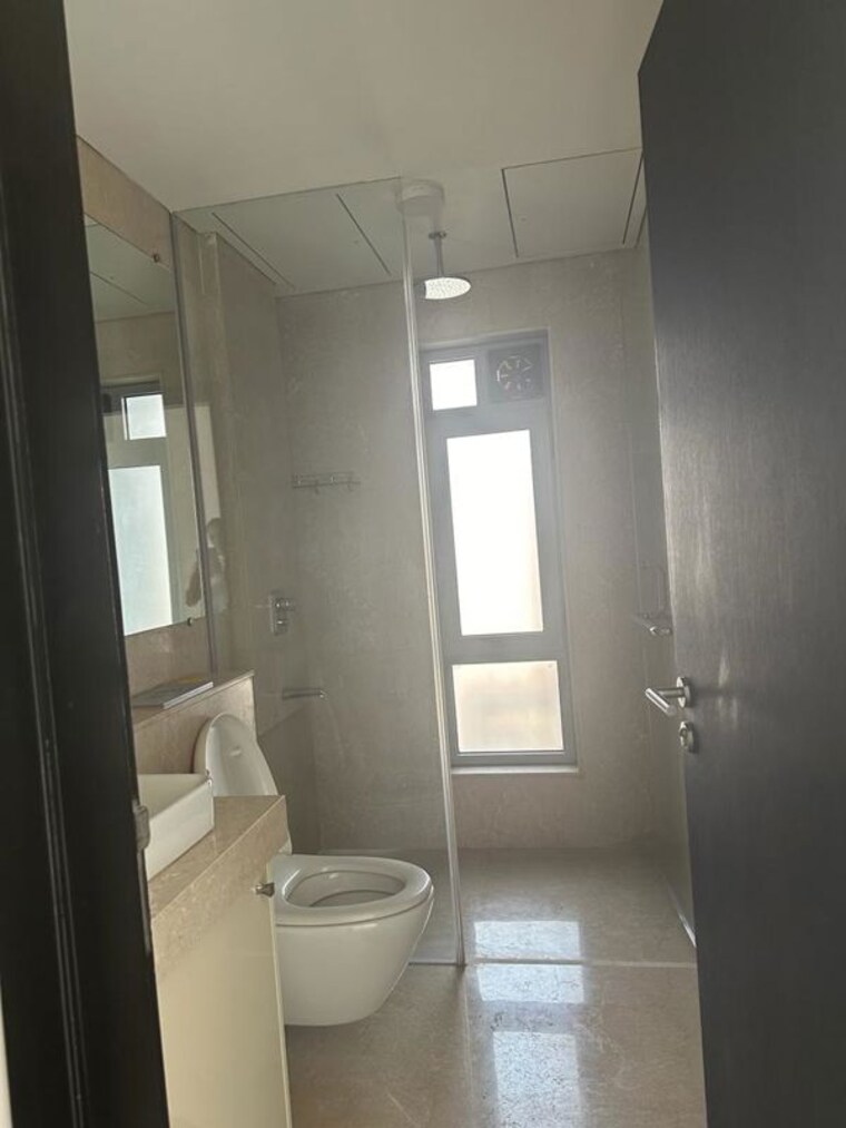 Bathroom, oberoi-realty-exquisite 3 Bedroom 1820 Sq.Ft. Apartment In Goregaon East Mumbai 9947867