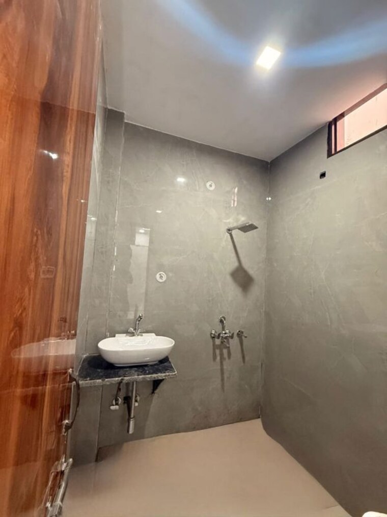 undefined, pitampura 3 Bedroom 3000 Sq.Ft. Builder Floor In Pitampura Delhi 9947960