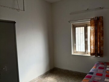 Room in 2 BHK Apartment at Paldi – for Rent