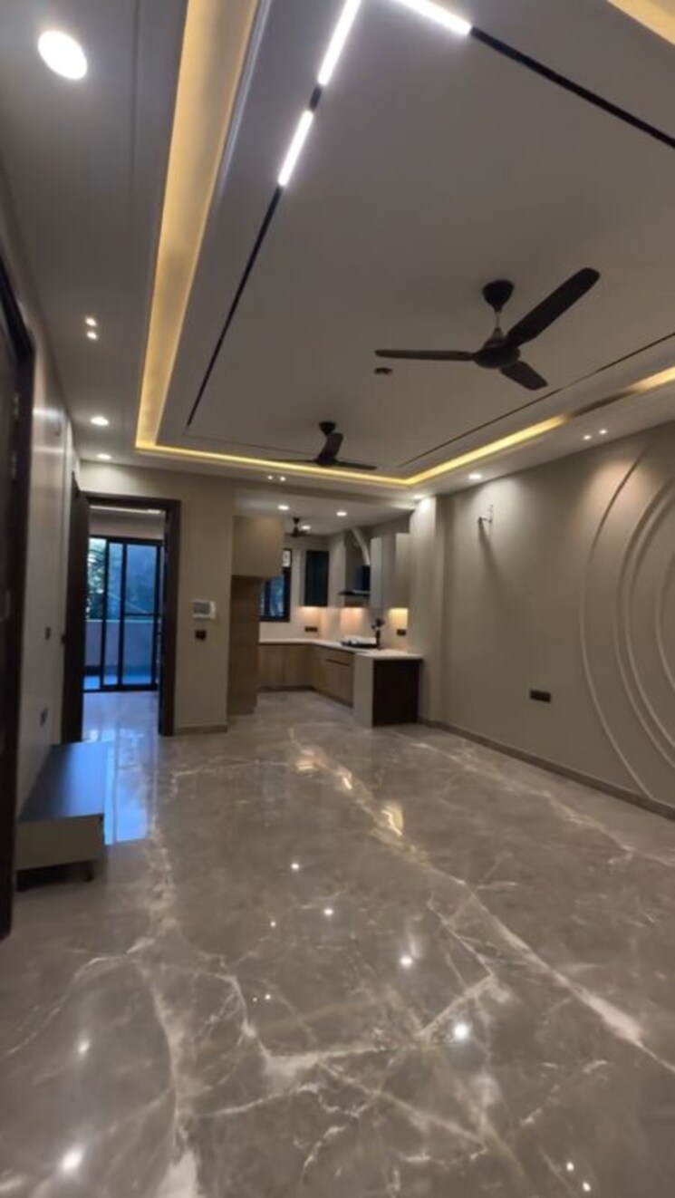 Cover Image, paschim vihar 3 Bedroom 150 Sq.Yd. Builder Floor In Paschim Vihar Delhi 9938978