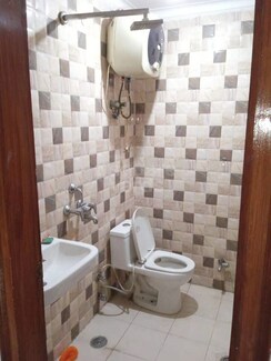 4 BHK Builder Floor For Sale in Pitampura