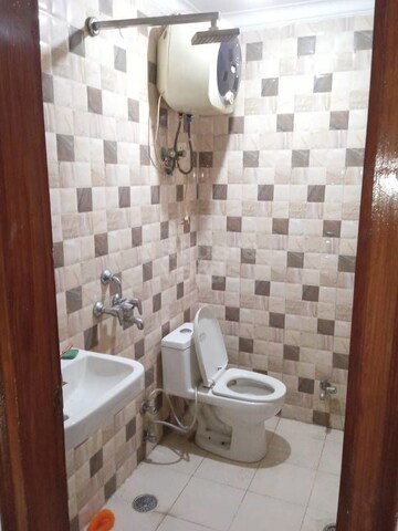 4 BHK Builder Floor For Sale in Pitampura