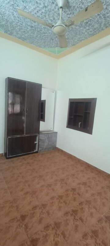 Room in 1 BHK Independent House at Sector 44 – for Rent