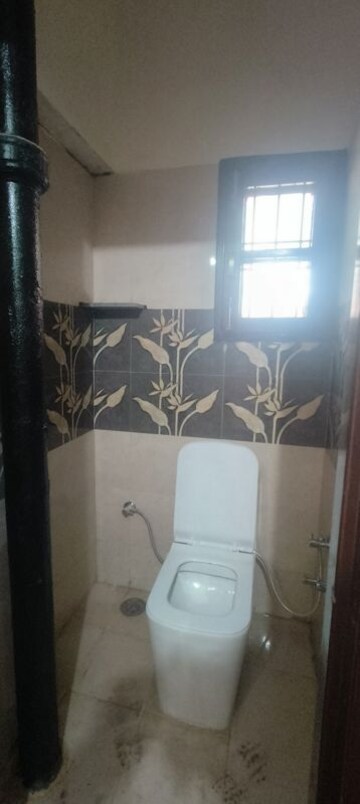 Bathroom in 1 BHK Independent House at Sector 44 – for Rent