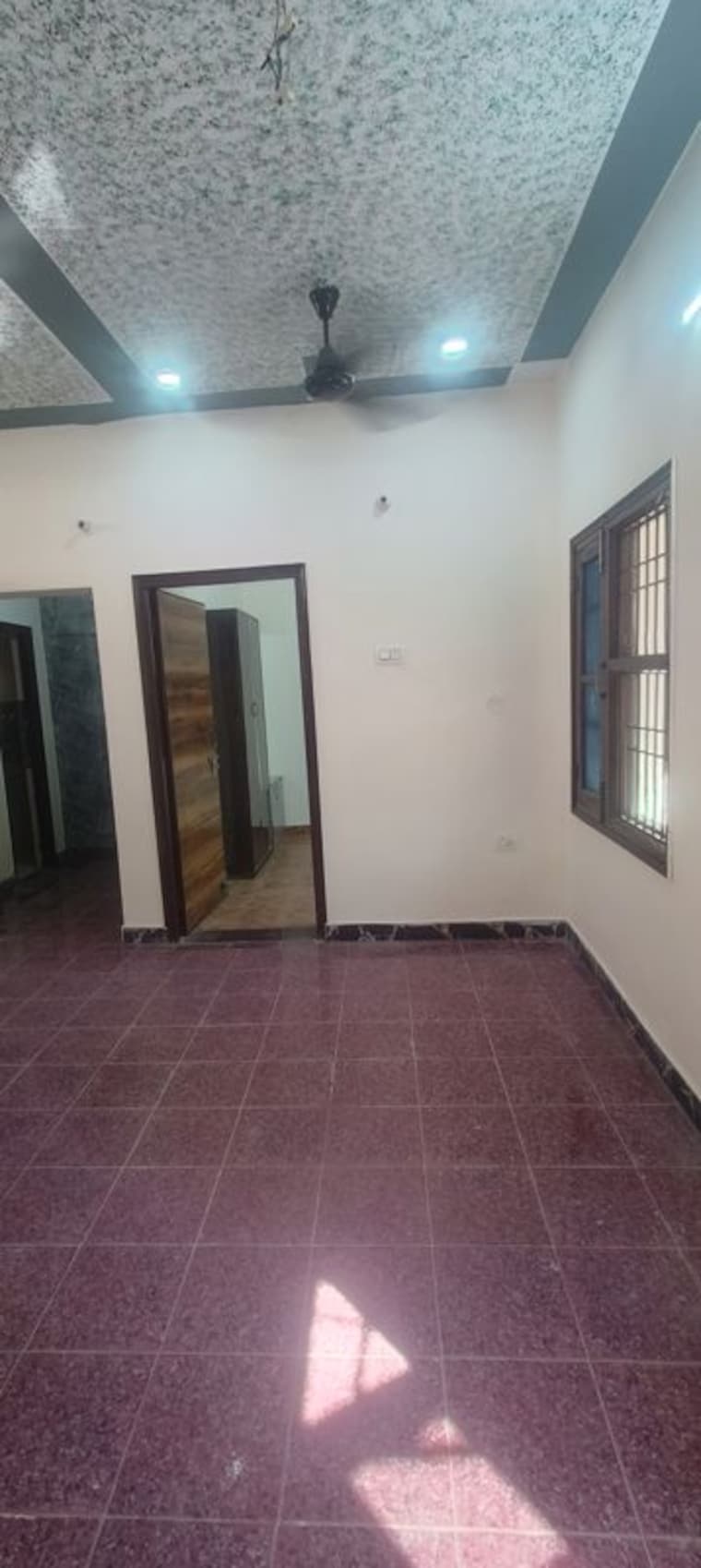 Room, sector 44 1 Bedroom 400 Sq.Ft. Independent House In Sector 44 Chandigarh 9947994