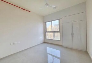 Room in 2 BHK Apartment at Piramal Vaikunth, Balkum Pada – for Rent