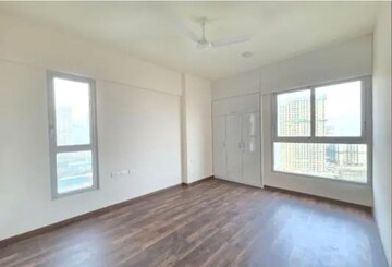 Room in 2 BHK Apartment at Piramal Vaikunth, Balkum Pada – for Rent