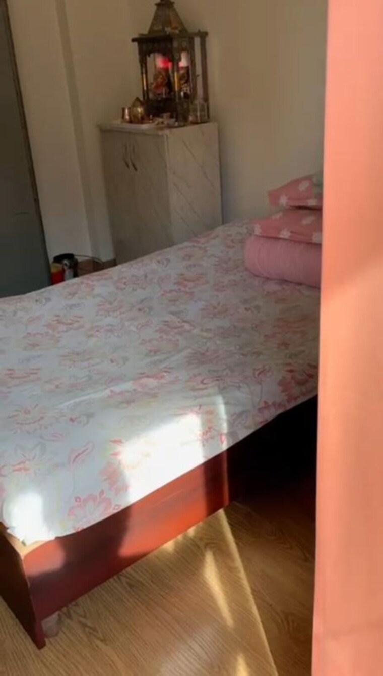 Bedroom, emaar-palm-hills 3 Bedroom 1450 Sq.Ft. Apartment In Sector 77 Gurgaon 9948004
