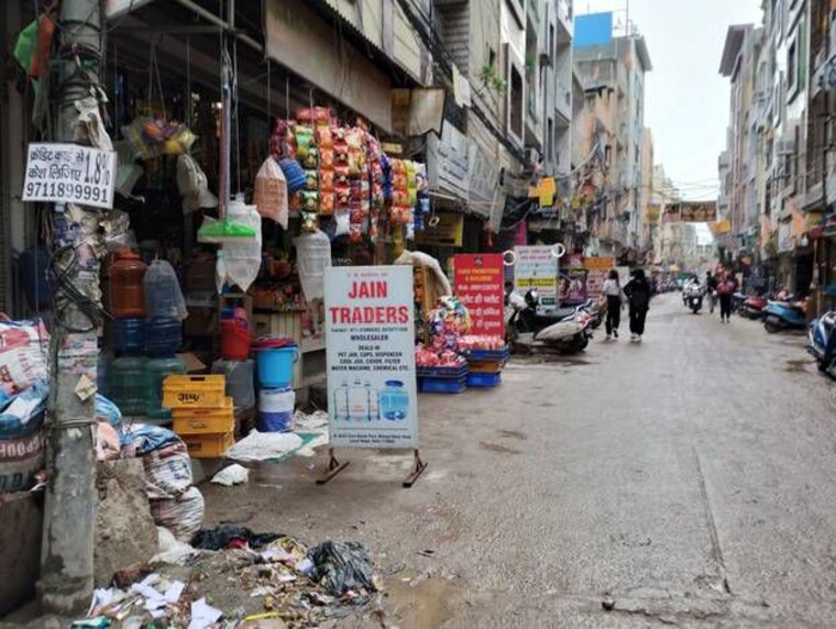Exterior View, karol bagh Commercial Shop 1100 Sq.Ft. In Karol Bagh Delhi 9947948