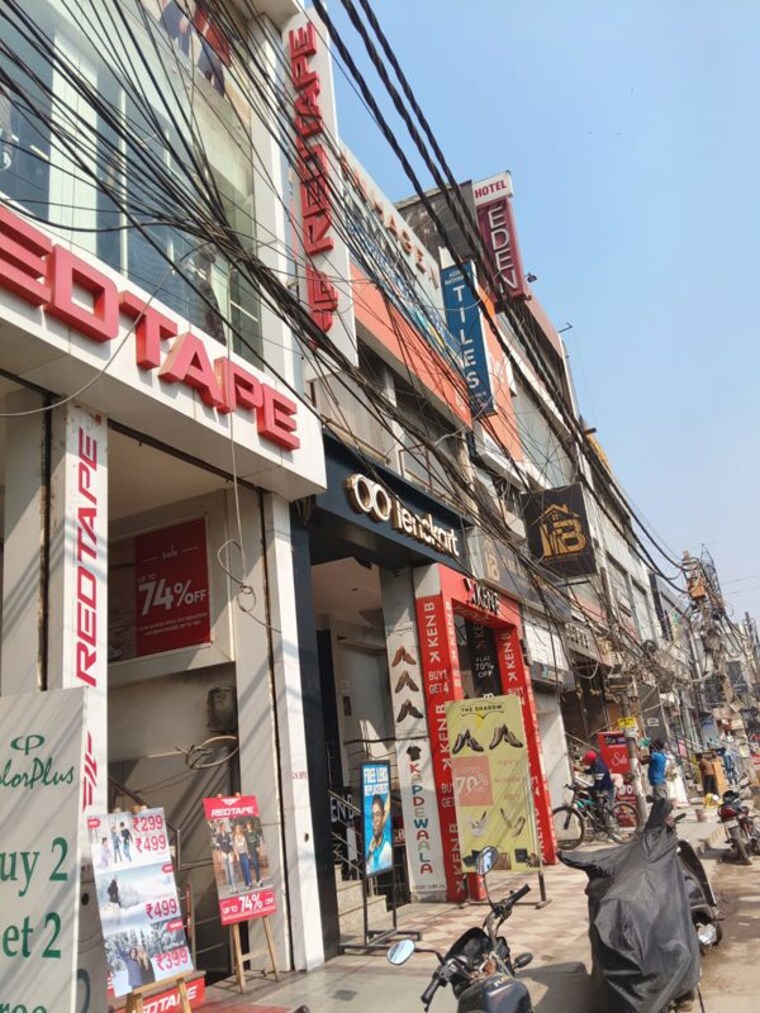 Exterior View, karol bagh Commercial Shop 1100 Sq.Ft. In Karol Bagh Delhi 9947948