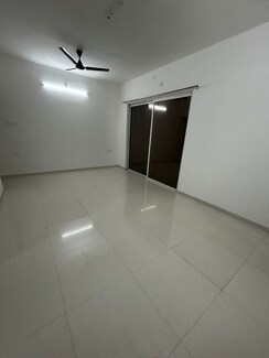 3 BHK + Pooja Room Apartment For Rent in Godrej Boulevard