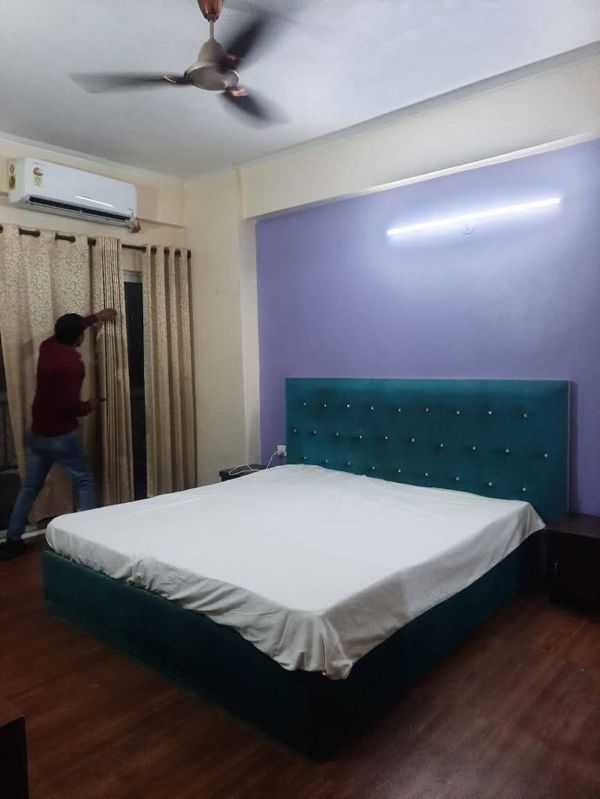 3 BHK + Servant Room Apartment For Rent in Gardenia Glory