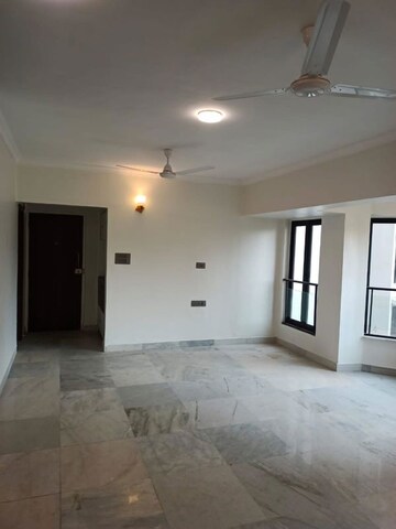 Room in 4 BHK Apartment at Prabhadevi CHS, Prabhadevi – for Sale