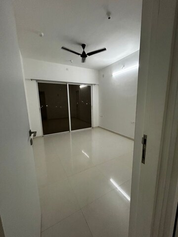 Room in 3 BHK Apartment at Godrej Boulevard Manjri, Manjari – for Rent