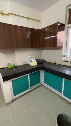 Kitchen in 2.5 BHK Builder Floor at Wave Prime Floors, Wave City – for Rent