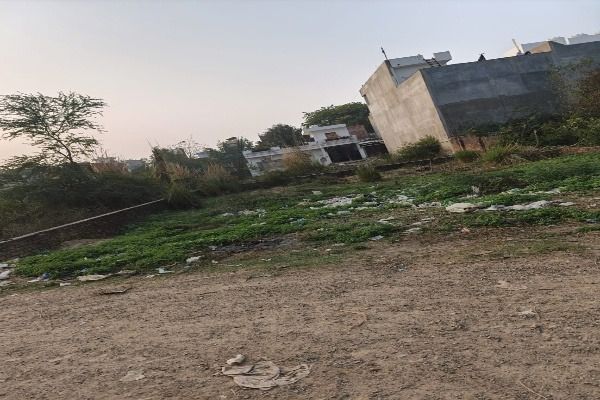 Plot For Sale in Gomti Nagar