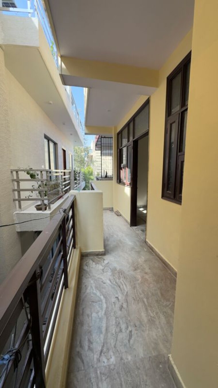 Balcony, chattarpur 1 Bedroom 450 Sq.Ft. Builder Floor In Chattarpur Delhi 9948076
