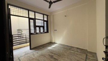 Room in 1 BHK Builder Floor at Chattarpur – for Rent