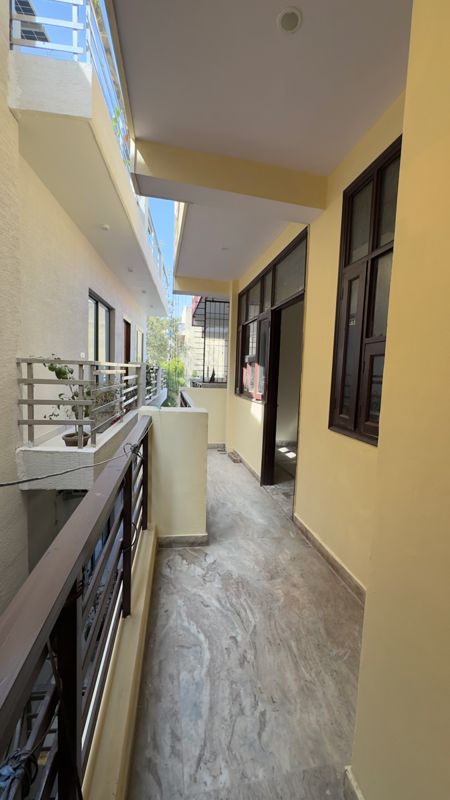 1 BHK + Servant Room Builder Floor For Rent in Chattarpur