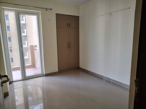 Room in 3 BHK Apartment at Ansal Highland Park, Tikampur 54 – for Rent