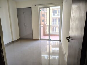 Room in 3 BHK Apartment at Ansal Highland Park, Tikampur 54 – for Rent
