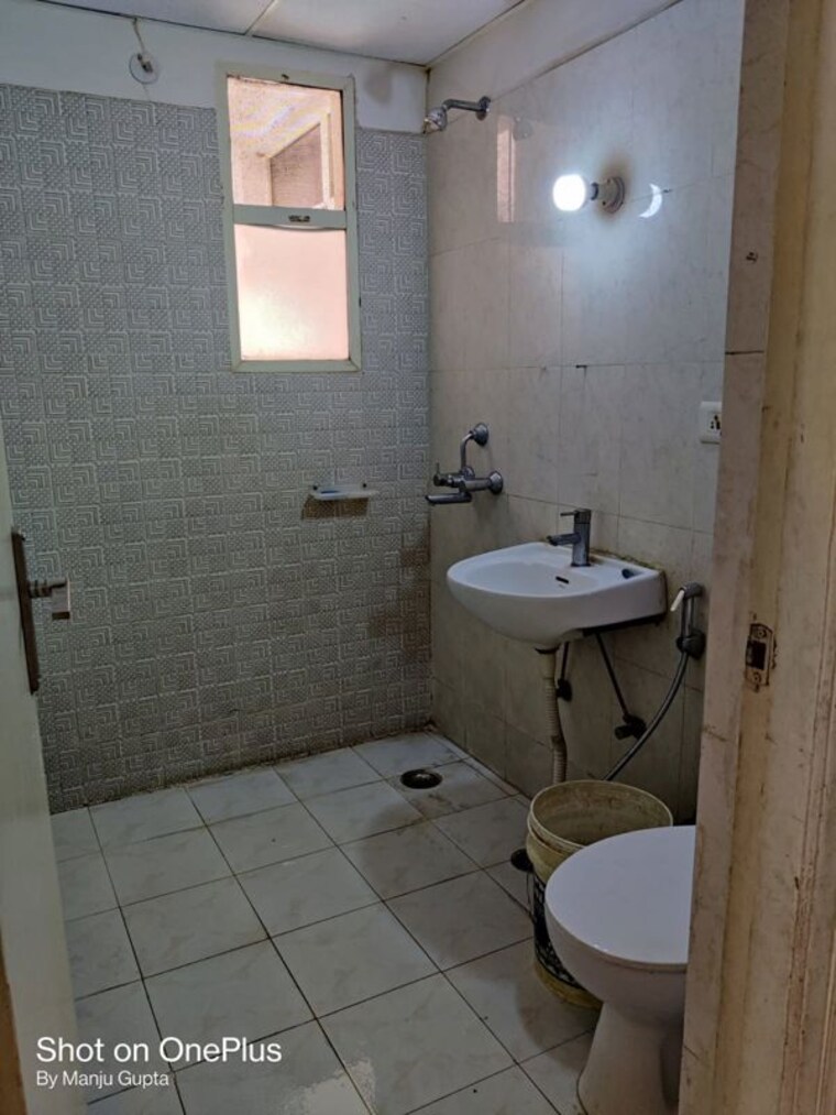 Bathroom, migsun-alpha-central 2 Bedroom 60 Sq.Mt. Builder Floor In Alpha Ii Greater Noida Greater Noida 9948107