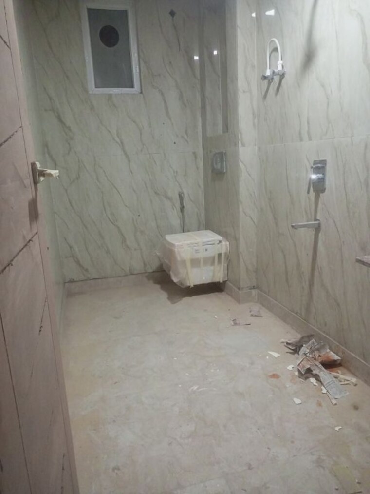 Bathroom, sarfabad village 1 Bedroom 550 Sq.Ft. Builder Floor In Sarfabad Village Noida 9948118