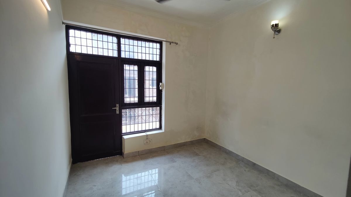2 BHK + Pooja Room Builder Floor For Rent in Green Fields Colony
