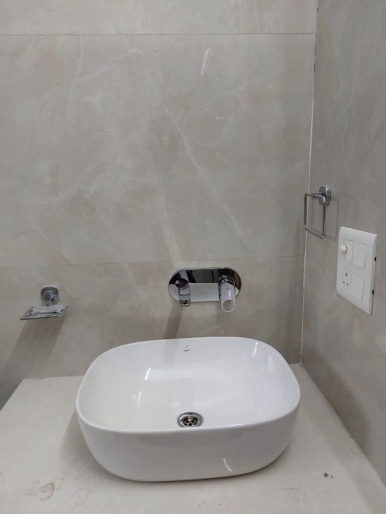 Bathroom, sector swarn nagri 2 Bedroom 250 Sq.Mt. Builder Floor In Sector Swarn Nagri Greater Noida 9948165