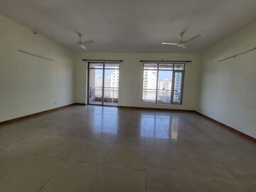 Room in 3.5 BHK Apartment at Unitech Uniworld Gardens, Sector 47 – for Rent