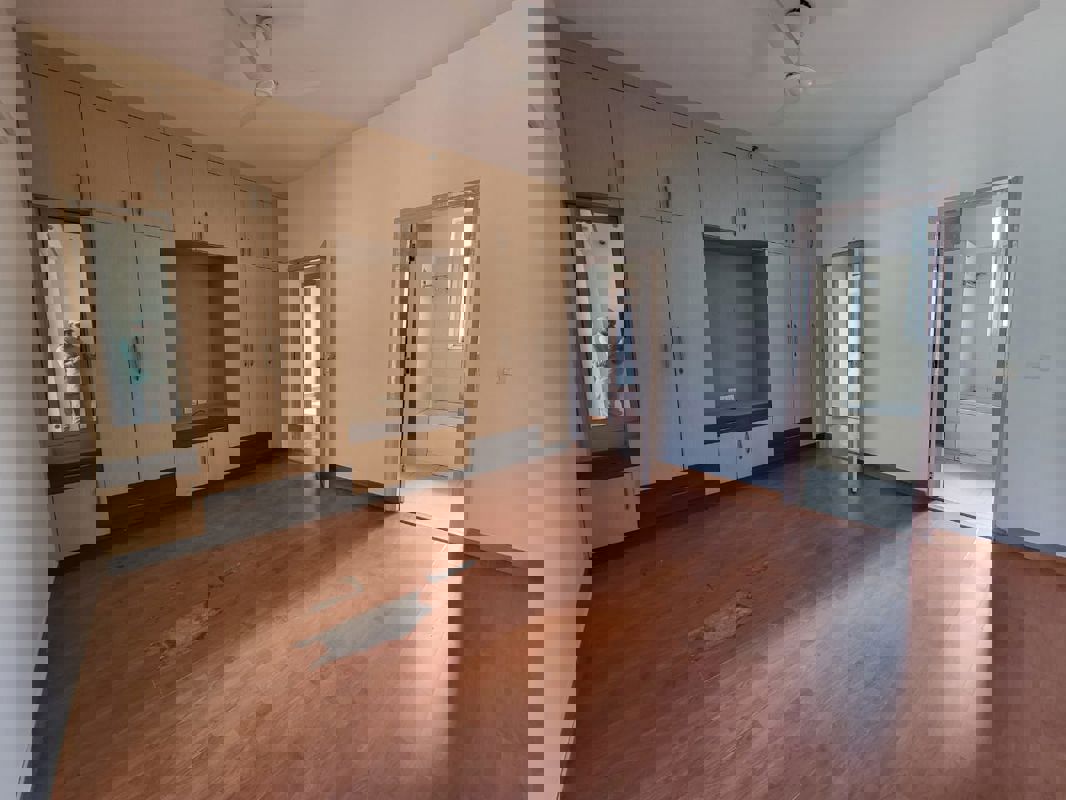 3.5 BHK + Servant Room 2075 Sq.Ft. Apartment in Unitech Uniworld Gardens