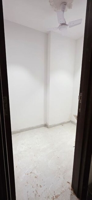 Room in 3 BHK Builder Floor at Saket – for Rent