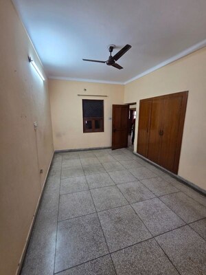 Room in 2 BHK Independent House at Sector 4 – for Rent