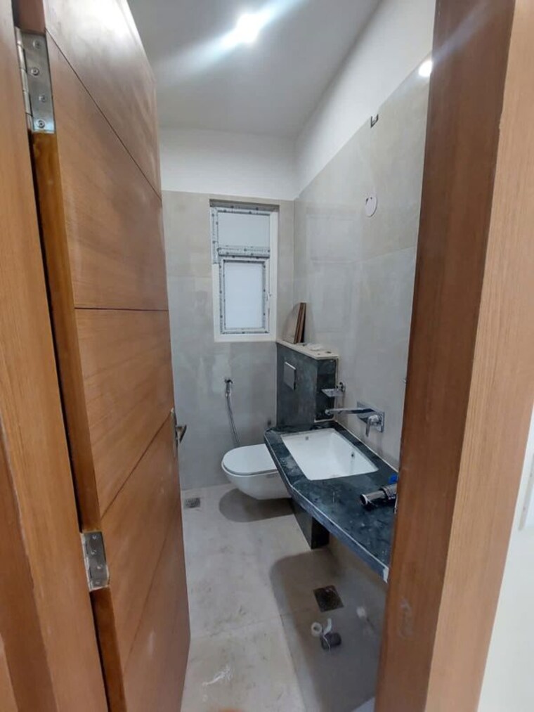 Bathroom, sector swarn nagri 2 Bedroom 200 Sq.Mt. Builder Floor In Sector Swarn Nagri Greater Noida 9948226