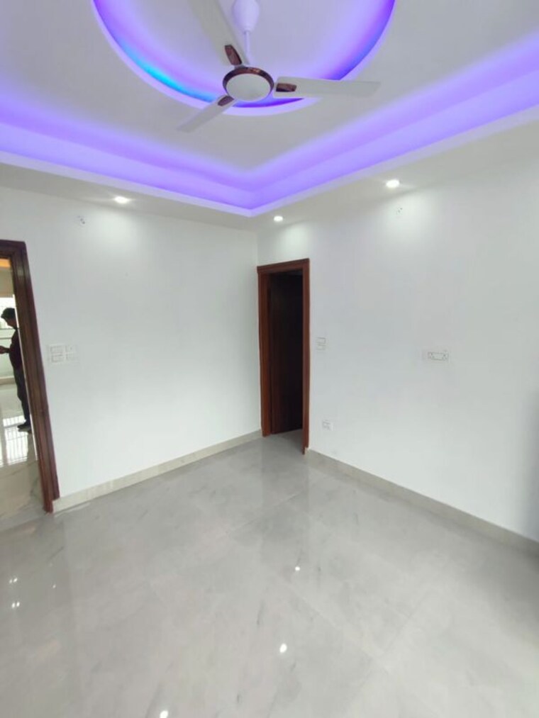 Room, aman vihar 3 Bedroom 1800 Sq.Ft. Builder Floor In Aman Vihar Dehradun 9948279