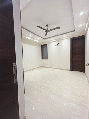 Room in 3 BHK Builder Floor at Saket – for Sale