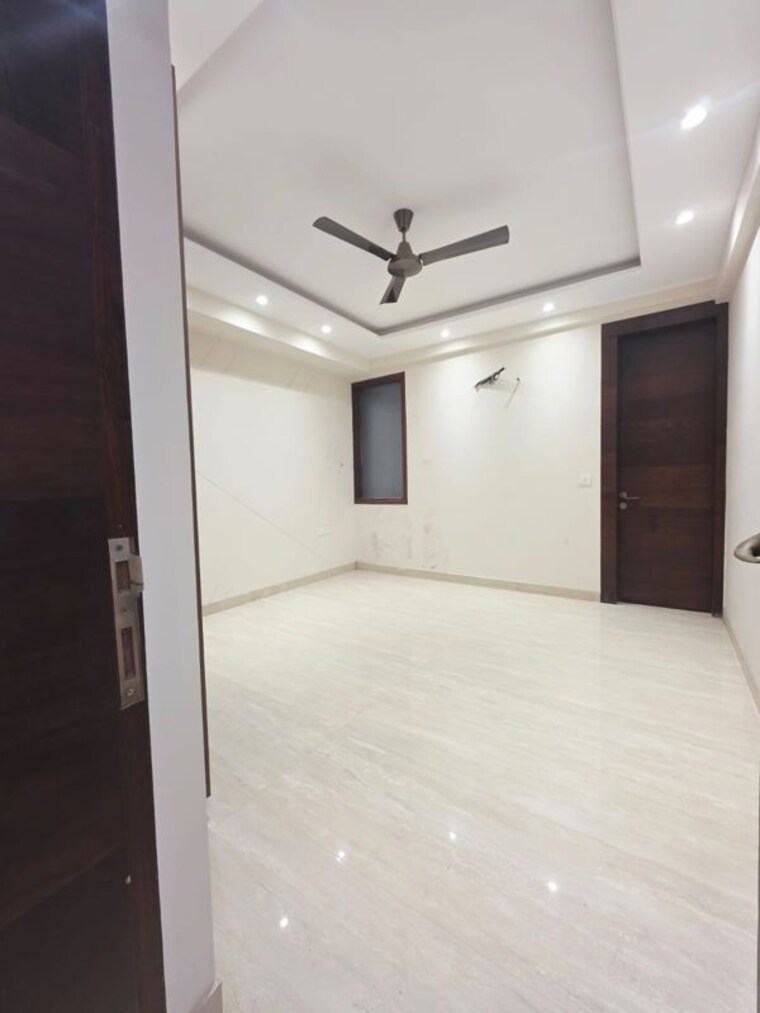 Room, saket 3 Bedroom 1900 Sq.Ft. Builder Floor In Saket Delhi 9948285