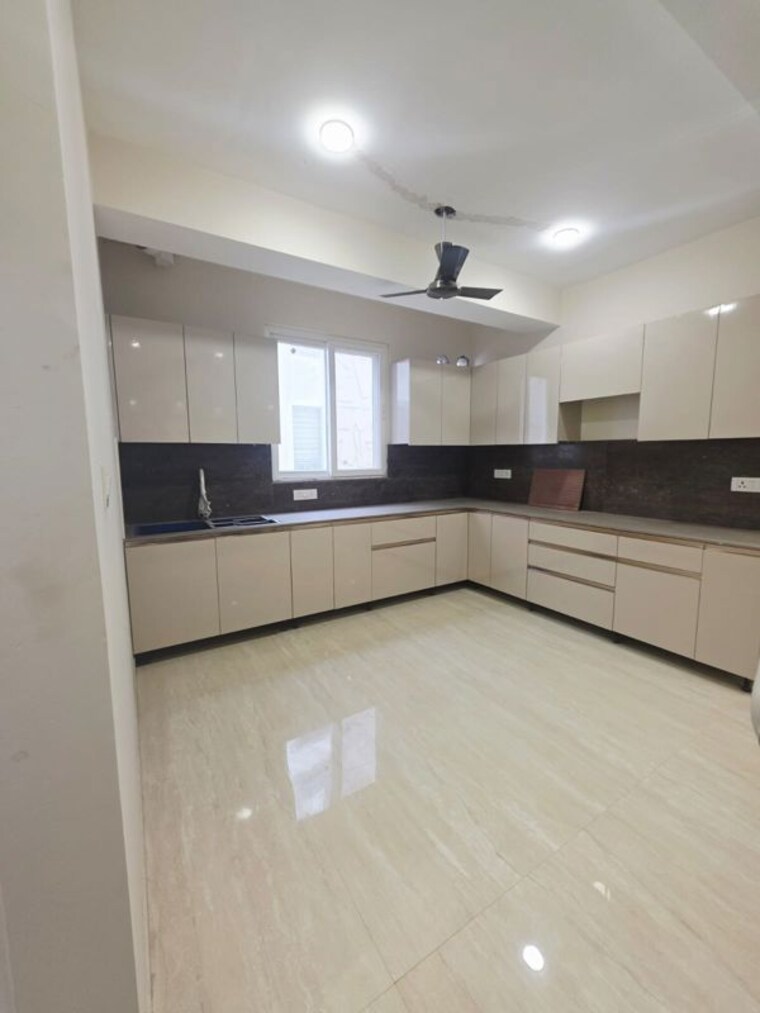 Kitchen, saket 3 Bedroom 1900 Sq.Ft. Builder Floor In Saket Delhi 9948285