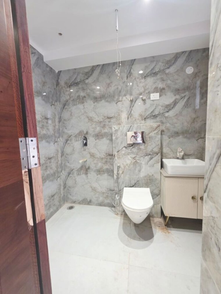Bathroom, saket 3 Bedroom 1900 Sq.Ft. Builder Floor In Saket Delhi 9948285