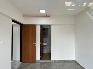 Room in 1 BHK Apartment at Nirmiti Seasons, Mulund East – for Sale