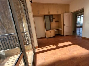 Balcony in 3.5 BHK Apartment at Unitech Uniworld Gardens, Sector 47 – for Rent