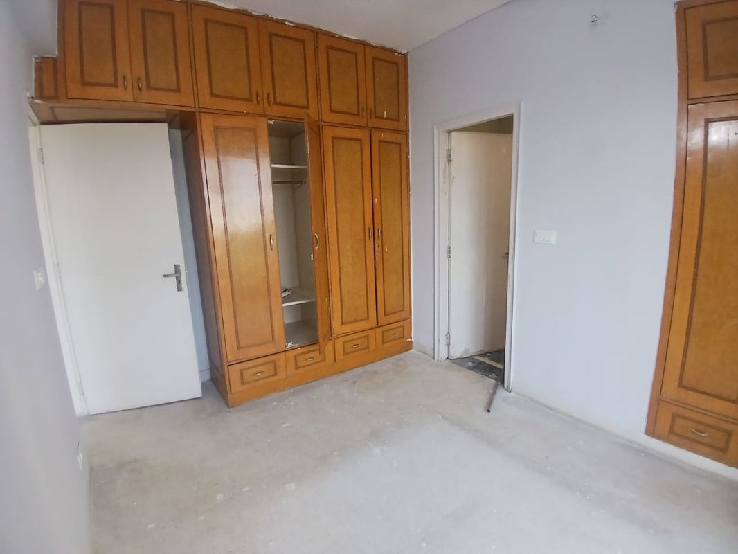 3.5 BHK + Servant Room Apartment For Rent in Unitech Uniworld Gardens