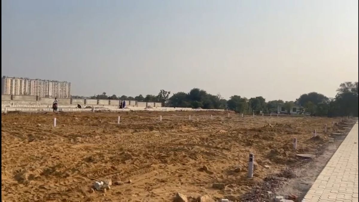Plot For Sale in Theekariya
