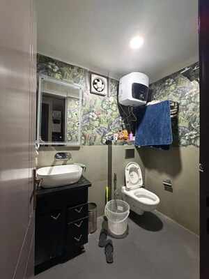 Master Bedroom in 3 BHK Builder Floor at Vasant Kunj – for Rent